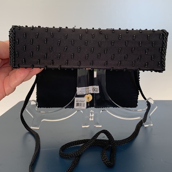 Evening beaded black handbag for homecomings. La Regale Ltd. Snap closure - Picture 8 of 10